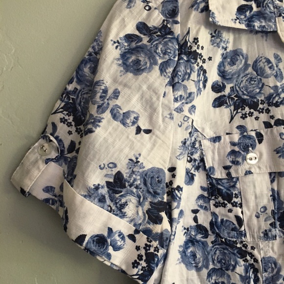 Floral short sleeve button down - Picture 4 of 5